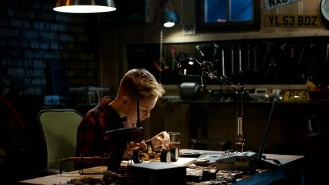 Stock Video Boy Repairing An Rc Car In The Garage Live Wallpaper For PC - Wallpaper video anime Wallpaper