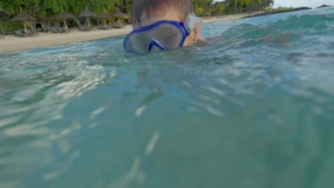 Stock Video Boy Playing In The Ocean With A Mask Live Wallpaper For PC - Wallpaper video anime Wallpaper