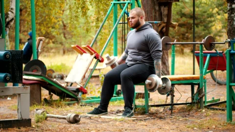 Stock Video Body Builder Training In An Outdoor Gym Live Wallpaper For PC - Wallpaper video anime Wallpaper