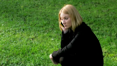 Stock Video Blonde Woman Using Her Phone Outside Live Wallpaper For PC - Live Wallpaper