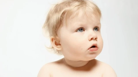 Stock Video Blonde Baby Face In A White Background Live Wallpaper For PC - Live Wallpaper