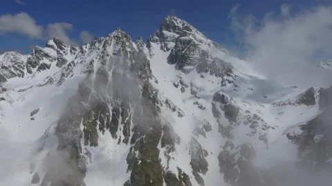 Stock Video Big Snowy Peak And Clouds Live Wallpaper For PC - Live Wallpaper