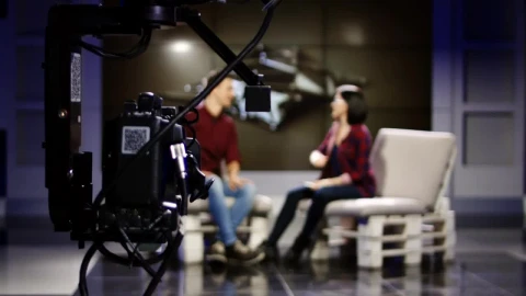 Stock Video Behind The Camera Of A Talkshow Live Wallpaper For PC - Birds of prey Wallpaper