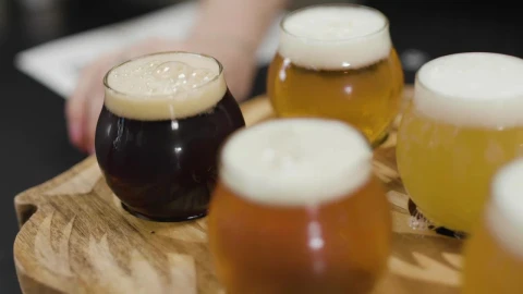 Stock Video Beers On A Wooden Board Live Wallpaper For PC - Live Wallpaper