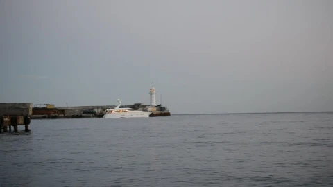 Stock Video Beautiful White Boat Leaving Port Live Wallpaper For PC - Live Wallpaper