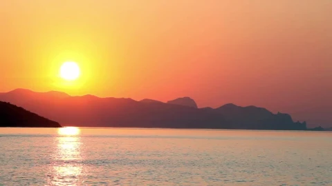 Stock Video Beautiful Sunset Reflected On The Sea Seen From The Beach Live Wallpaper For PC - Live Wallpaper
