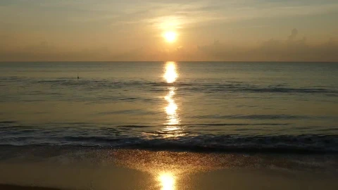 Stock Video Beautiful Sunset On The Sea That Waves Live Wallpaper For PC - Live Wallpaper