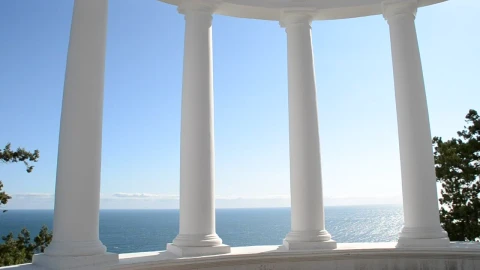 Video Stock Clean White Columns Against The Ocean Live Wallpaper For PC - The walking dead Wallpaper