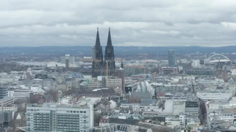Video Stock City With A Cathedral That Stands Out The Skyline Live Wallpaper For PC - The walking dead Wallpaper
