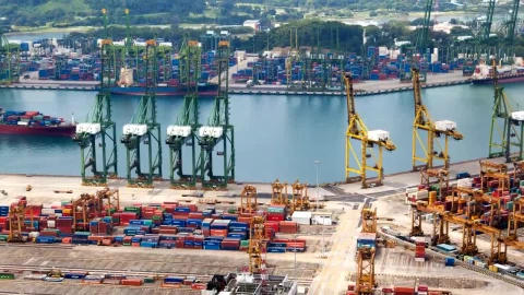Video Stock Cargo Ship Port Seen From Above Live Wallpaper For PC - Wallpaper Wallpaper