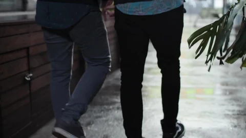 Stock Video Couple Walking In The Street Using An Umbrella Live Wallpaper For PC - The walking dead Wallpaper
