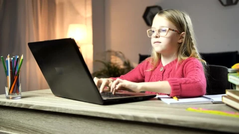 Stock Video Girl Typing On The Computer At Her Desk Live Wallpaper For PC - Live Wallpaper