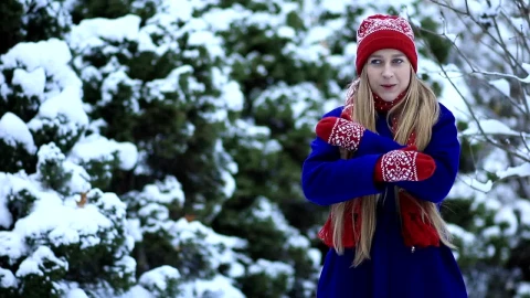 Stock Video Girl Trying To Warm Up In The Winter Live Wallpaper For PC - Live Wallpaper