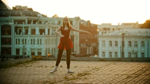 Stock Video Girl Dancing Ballet On Top Of A Building Live Wallpaper For PC - Live Wallpaper