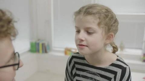 Stock Video Girl Being Tested By A Doctor Live Wallpaper For PC - Live Wallpaper