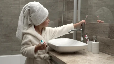 Stock Video Girl Applying Toothpaste Live Wallpaper For PC - Live Wallpaper