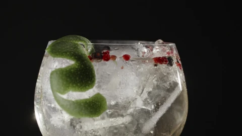 Stock Video Gin With Ice And Lime Live Wallpaper For PC - Live Wallpaper