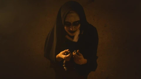 Stock Video Ghostly Nun Kneeling In The Church Live Wallpaper For PC - Live Wallpaper