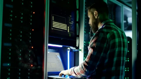Stock Video Information Technology Specialist In Data Center Animated Wallpaper animated wallpaper preview