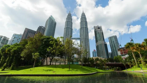 Stock Video Hyper Lapse Of A Park In The City Animated Wallpaper - Animated Wallpaper