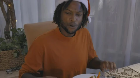 Stock Video Happy Man During Christmas Dinner Animated Wallpaper - Wallpaper Wallpaper