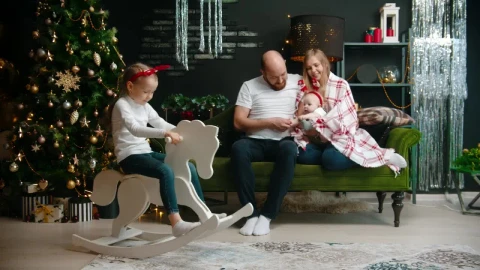 Stock Video Happy Family Spending Time Together At Christmas Animated Wallpaper - Wallpaper Wallpaper
