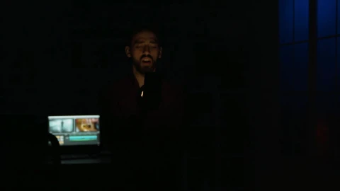 Stock Video Man Demonstrates Future Mobile App Voice Commands Animated Wallpaper - Live desktop wallpaper Wallpaper