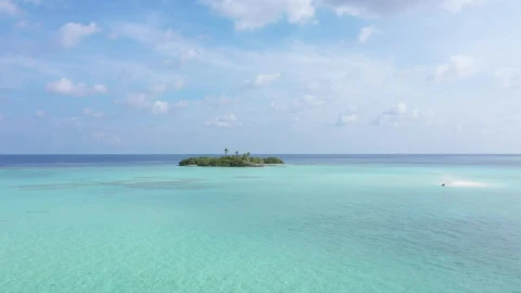 Stock Video Little Island In The Middle Of The Ocean Animated Wallpaper - In Wallpaper