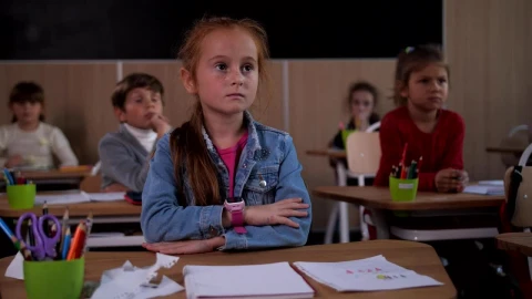 Stock Video Listening To A Teacher In Class Animated Wallpaper - In Wallpaper