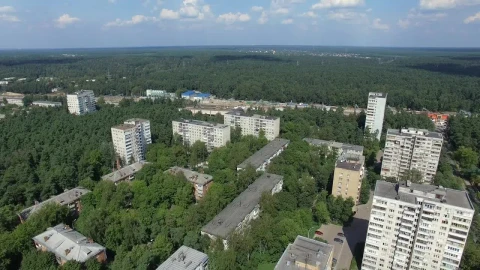 Stock Video Large Residential Buildings Animated Wallpaper - Made in abyss Wallpaper