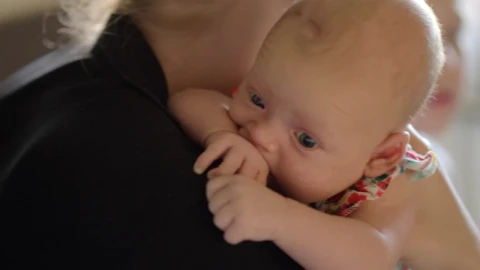 Stock Video Mother Holding Her Quiet Bab Animated Wallpaper - Made in abyss Wallpaper