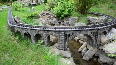 Stock Video Model Train Heading Over A Bridg Animated Wallpaper - Made in abyss Wallpaper