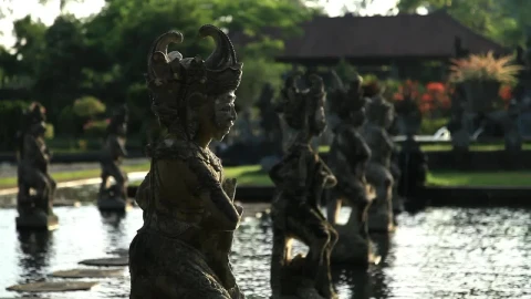 Stock Video Metal Statues In A Fountai Animated Wallpaper - In Wallpaper