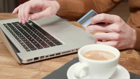 Stock Video Man Using Online Pay With Credit Card In Caf Animated Wallpaper - Made in abyss Wallpaper