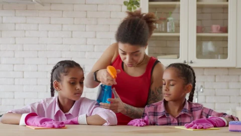 Stock Video Parent Teaching Children How To Clean Live Wallpaper – Free Live Wallpaper