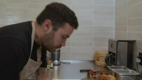 Stock Video Pastry Chef Working In A Kitchen Live Wallpaper – Free Live Wallpaper