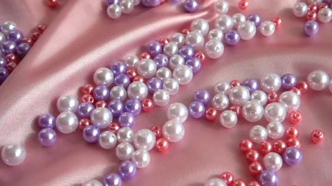Stock Video Pearls On Silk Live Wallpaper – Free Live Wallpaper