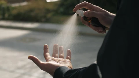 Video Stock Person Sanitizes His Hand With Spray Live Wallpaper Free – Free Live Wallpaper