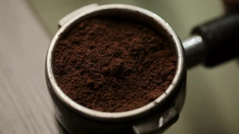 Video Stock Pressing Coffee Before Brewing Live Wallpaper Free - Free Wallpaper