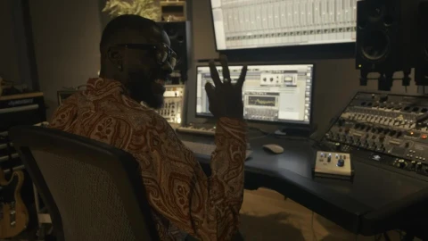 Video Stock Producer Working In A Recording Studio Live Wallpaper Free - A Wallpaper