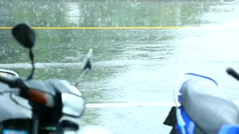 Video Stock Raining Over The City Street Asphalt Live Wallpaper Free - Free Wallpaper