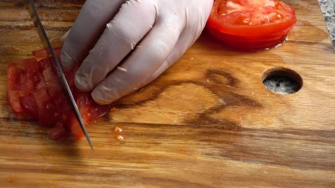 Free Video Stock Slicing Tomato On A Board Live Wallpaper - Re zero Wallpaper
