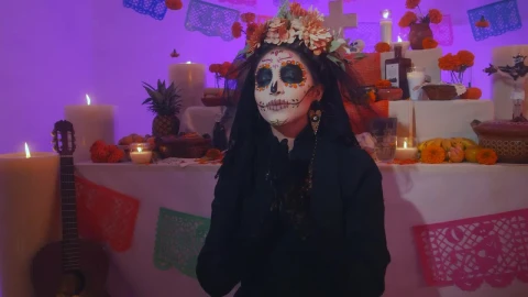 Free Video Stock Solemn Catrina Praying At The Foot Of An Altar Of Live Wallpaper - Video Wallpaper