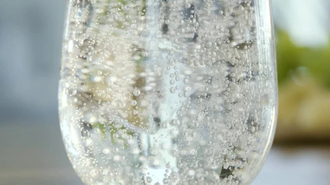 Free Video Stock Sparkling Mineral Water On The Glass Live Wallpaper - Video Wallpaper