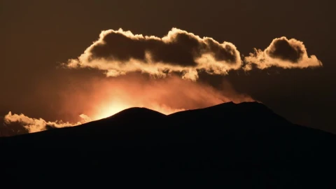 Free Video Stock timelapse of mist and clouds at sunset Live Wallpaper – Free Live Wallpaper