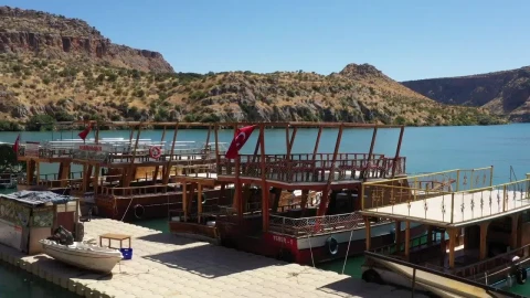 Free Video Stock tourist boats in port Live Wallpaper – Free Live Wallpaper