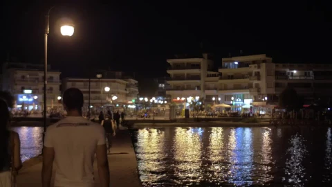 Free Video Stock tourist town at night Live Wallpaper – Free Live Wallpaper