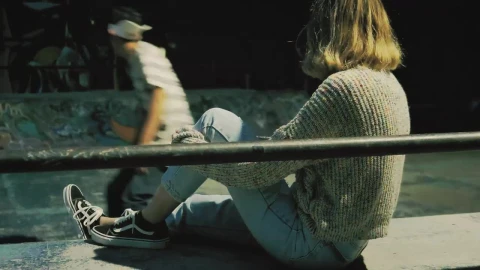 Free Stock Video Woman On A Trick Ramp And Skater Boy Live Wallpaper - Stock Wallpaper