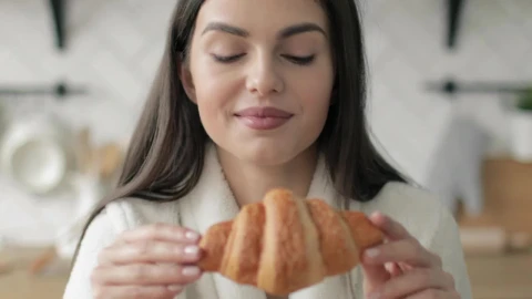 Stock Footage Woman About To Eat Bakery Live Wallpaper - St patrick Wallpaper