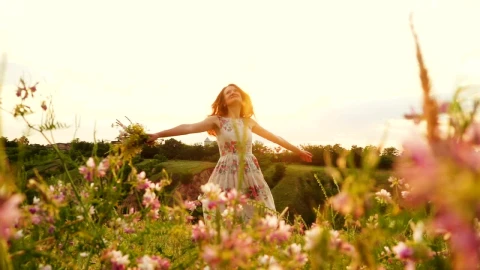 Stock Footage Woman With Bouquet Spinning In The Hill Live Wallpaper Free animated wallpaper preview